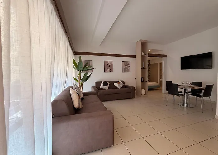 Mt Luxury *